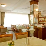 فندق Moselstern Brixiade &triton