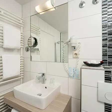 Hotel Moselstern Brixiade &triton