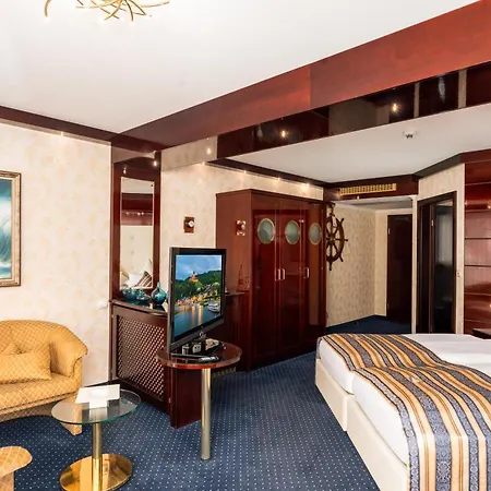 Moselstern Brixiade &triton 호텔 4*