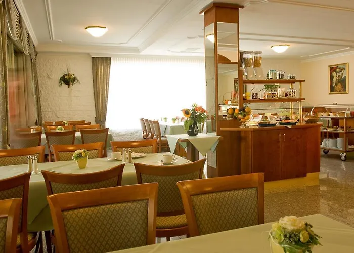 מלון Moselstern Brixiade &triton 4*