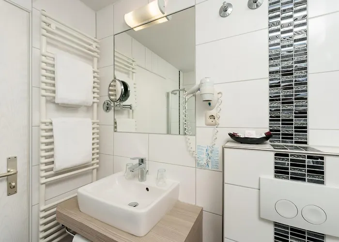 Hotel Moselstern Brixiade &triton