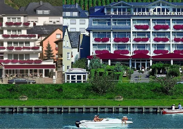 Hotel Moselstern Brixiade &triton 4*